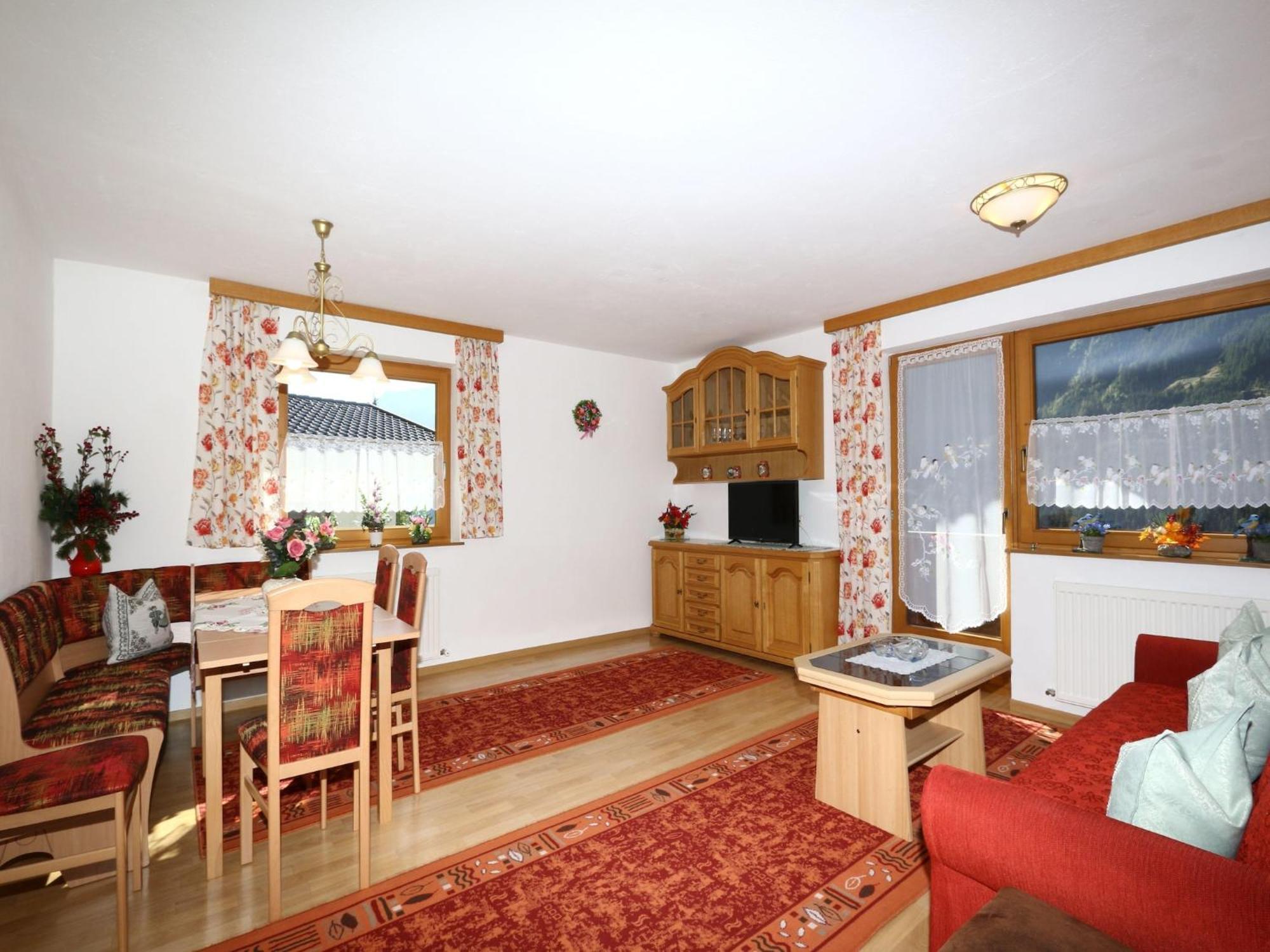 Apartment In Mayrhofen With A Balcony Exterior photo