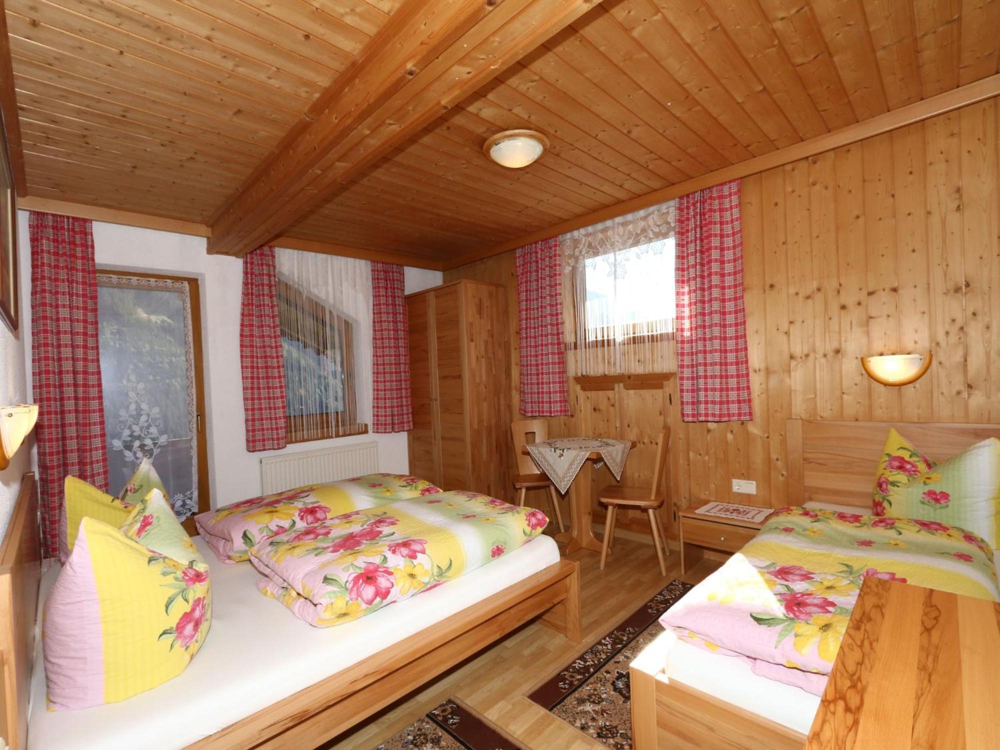 Apartment In Mayrhofen With A Balcony Exterior photo