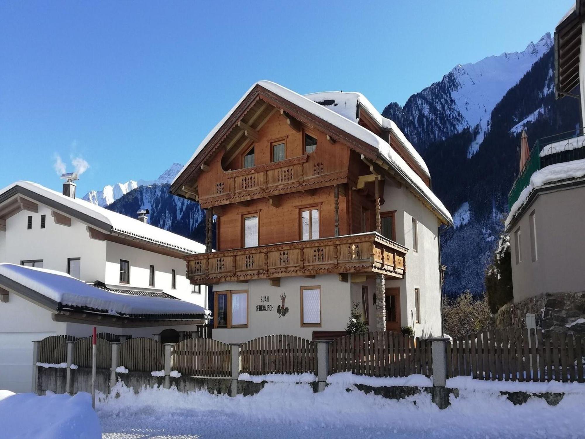 Apartment In Mayrhofen With A Balcony Exterior photo