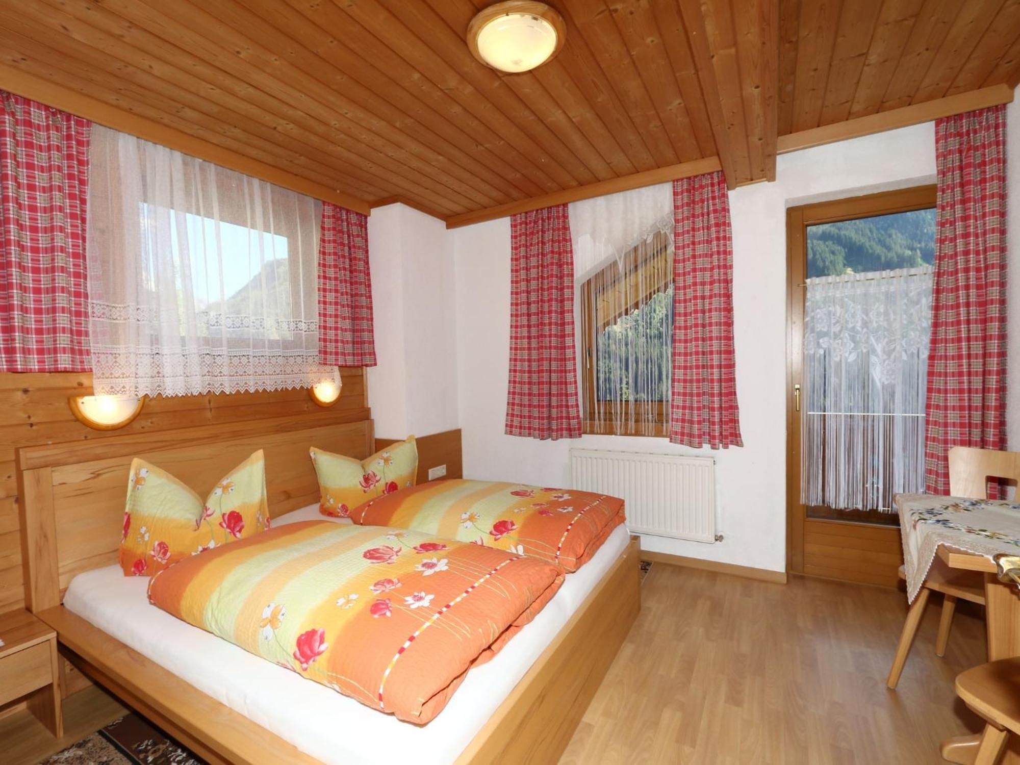 Apartment In Mayrhofen With A Balcony Exterior photo