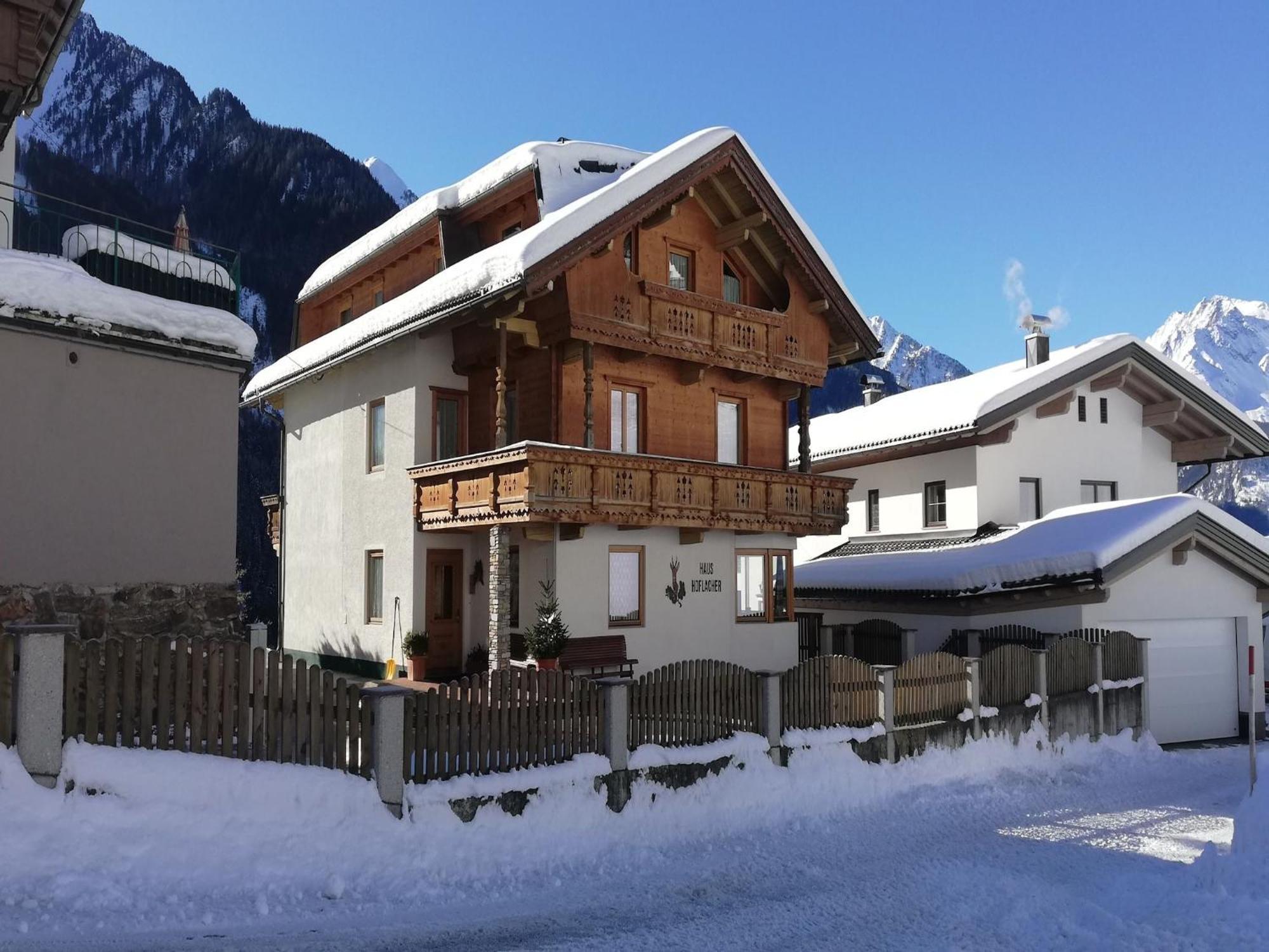 Apartment In Mayrhofen With A Balcony Exterior photo