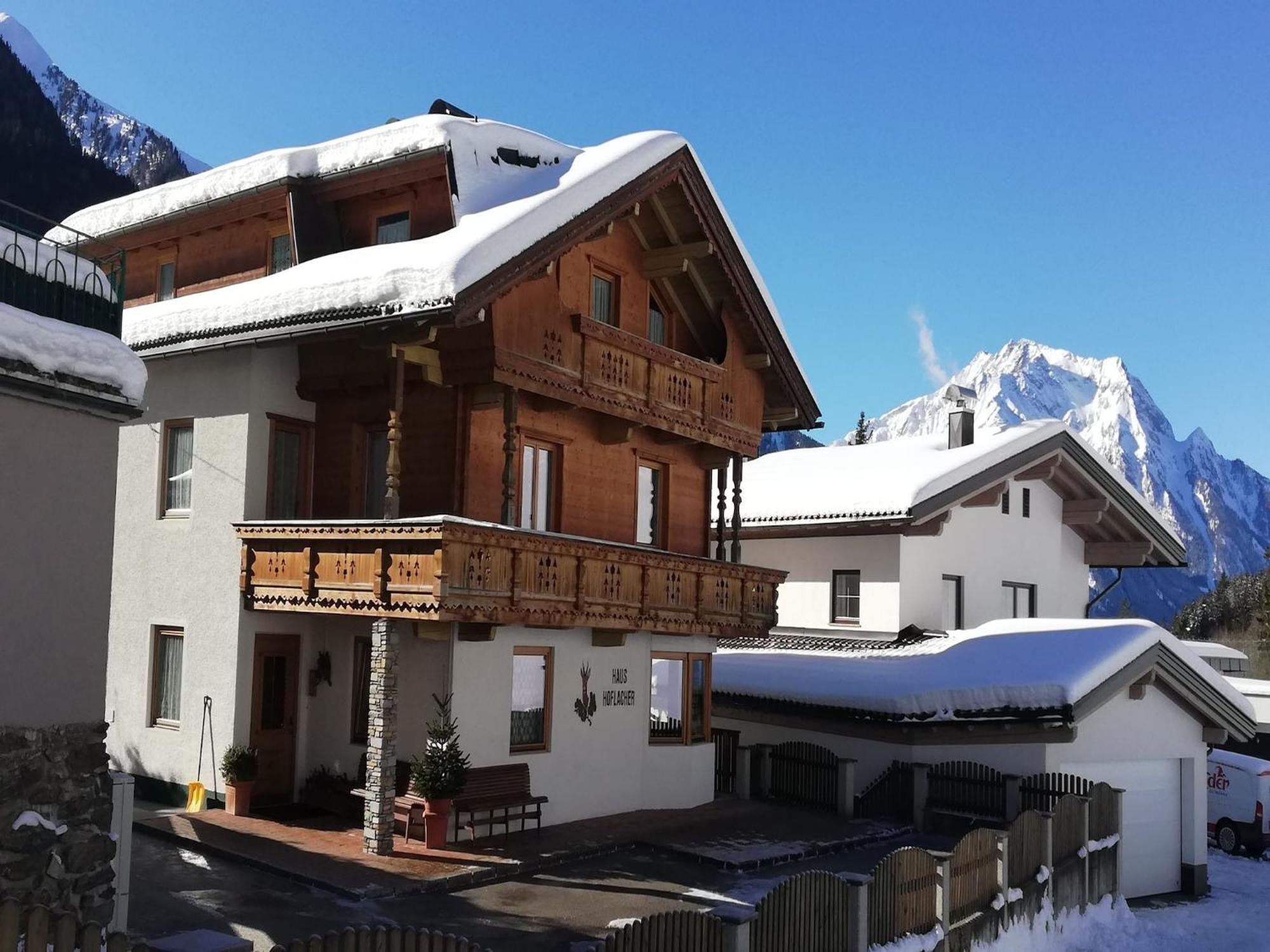 Apartment In Mayrhofen With A Balcony Exterior photo